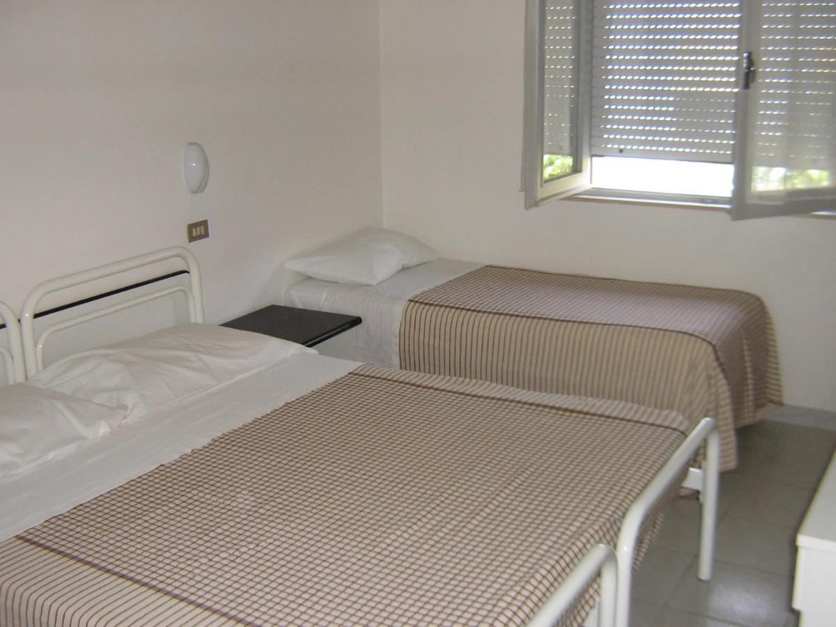 Hotel Ivette Ρίμινι Δωμάτιο φωτογραφία