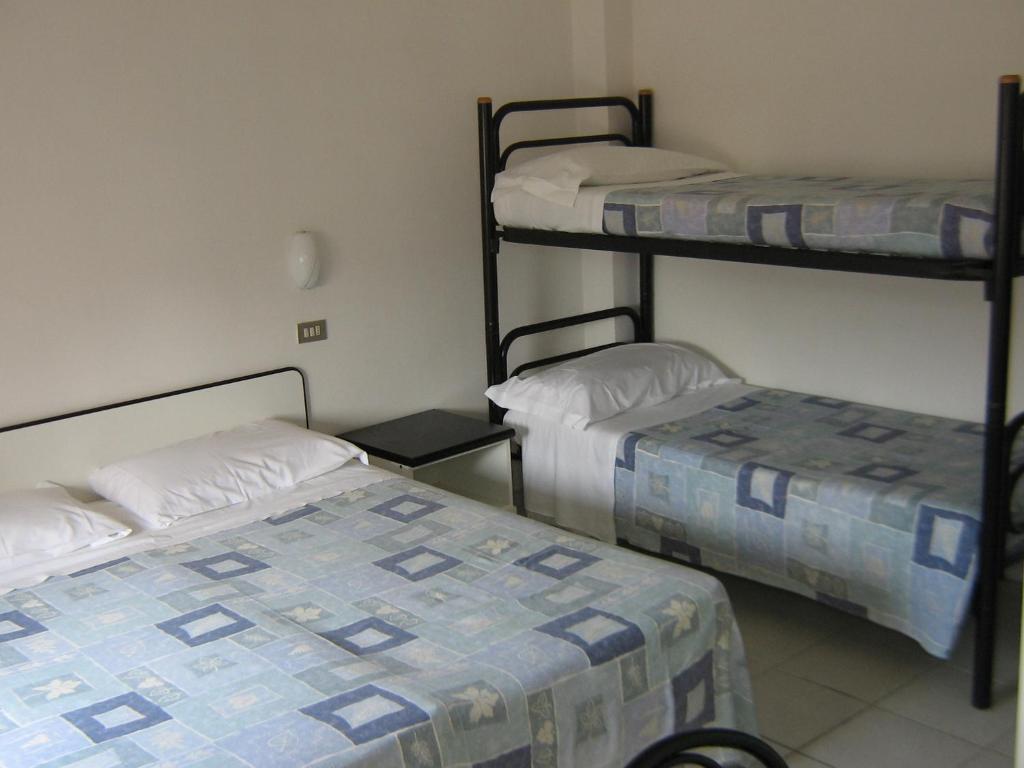 Hotel Ivette Ρίμινι Δωμάτιο φωτογραφία