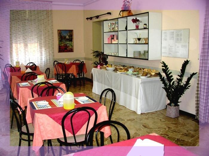 Hotel Ivette Ρίμινι Εξωτερικό φωτογραφία