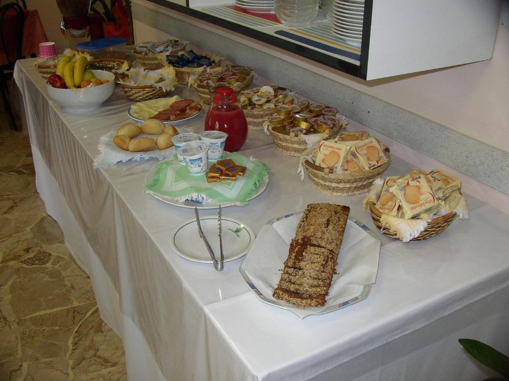 Hotel Ivette Ρίμινι Εξωτερικό φωτογραφία